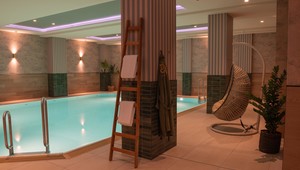 Pool + Hängesessel