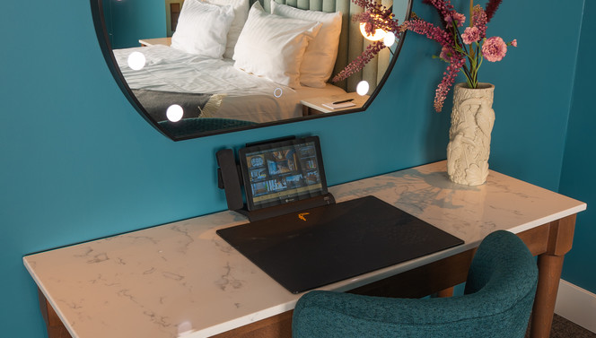 Executive#342 Detailfoto_Schreibtisch_Spiegel